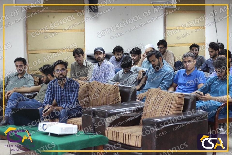 Students and faculty listening during the FUAAST seminar